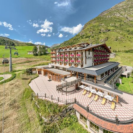 Panorama Hotel Almhof Galtur Bagian luar foto