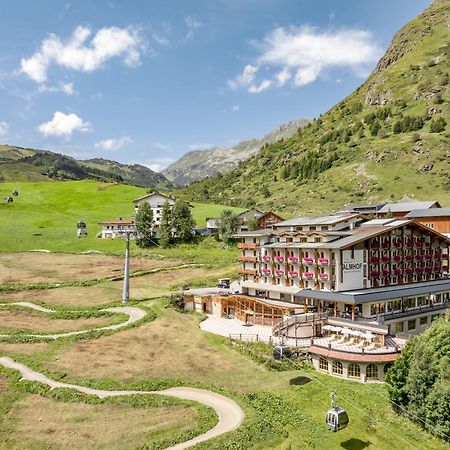 Panorama Hotel Almhof Galtur Bagian luar foto