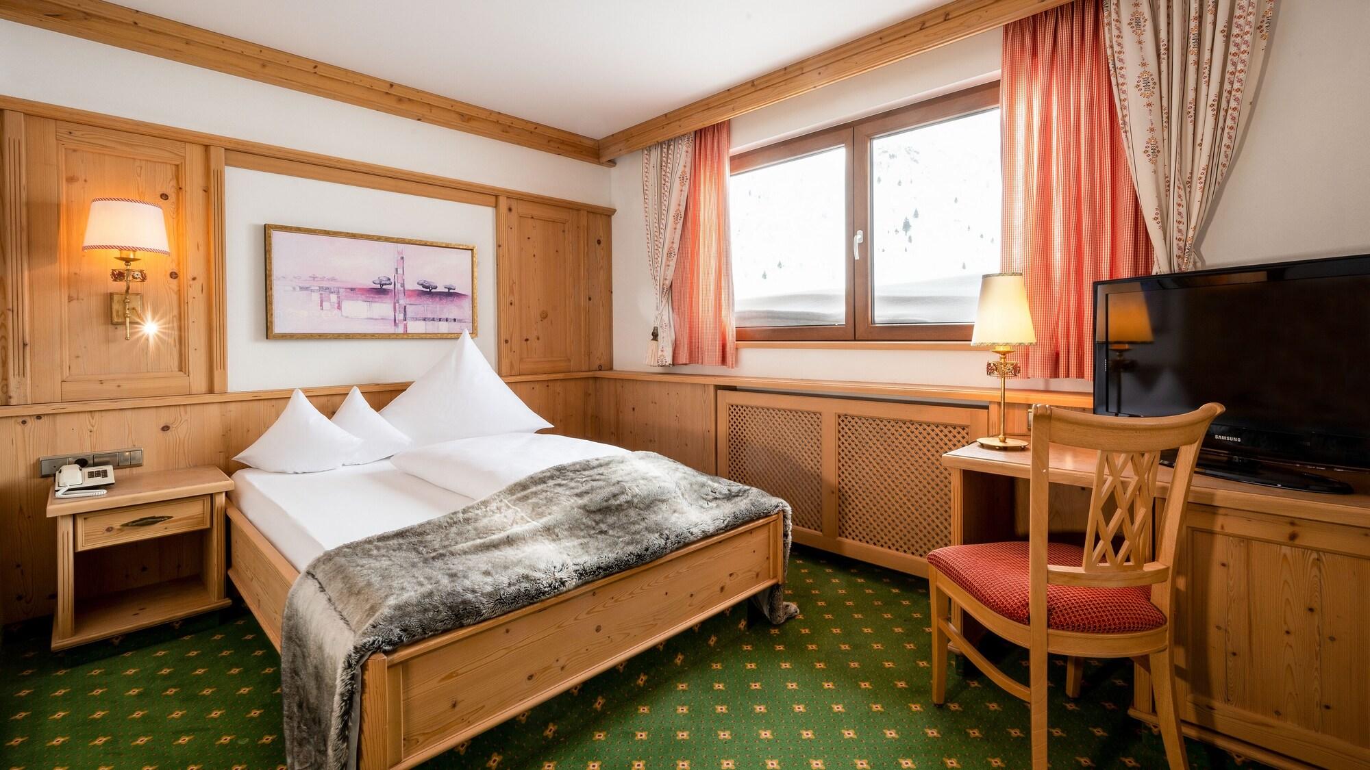 Panorama Hotel Almhof Galtur Bagian luar foto