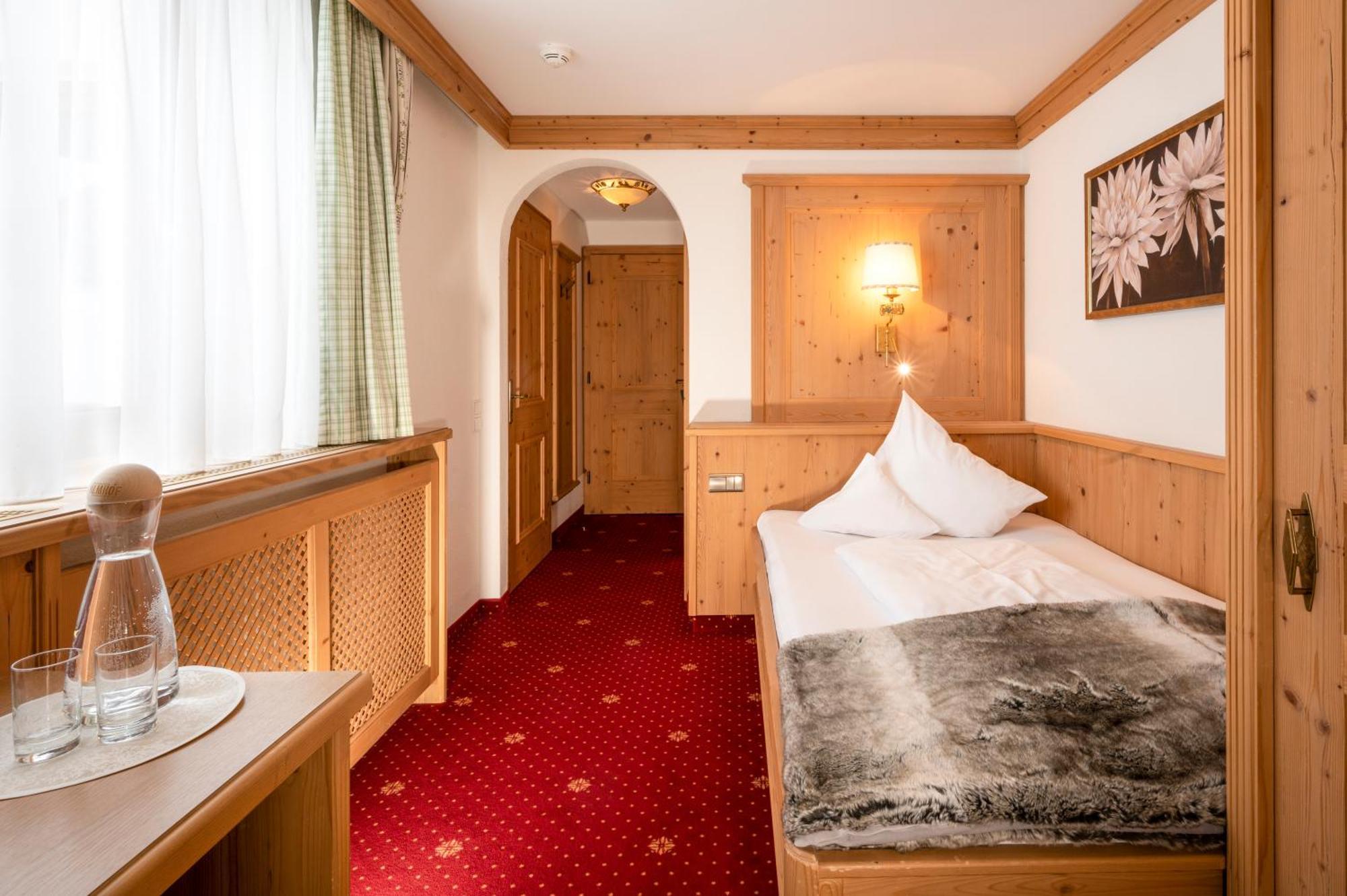 Panorama Hotel Almhof Galtur Bagian luar foto