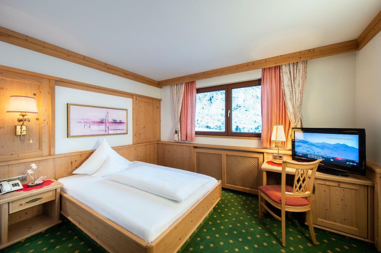 Panorama Hotel Almhof Galtur Bagian luar foto